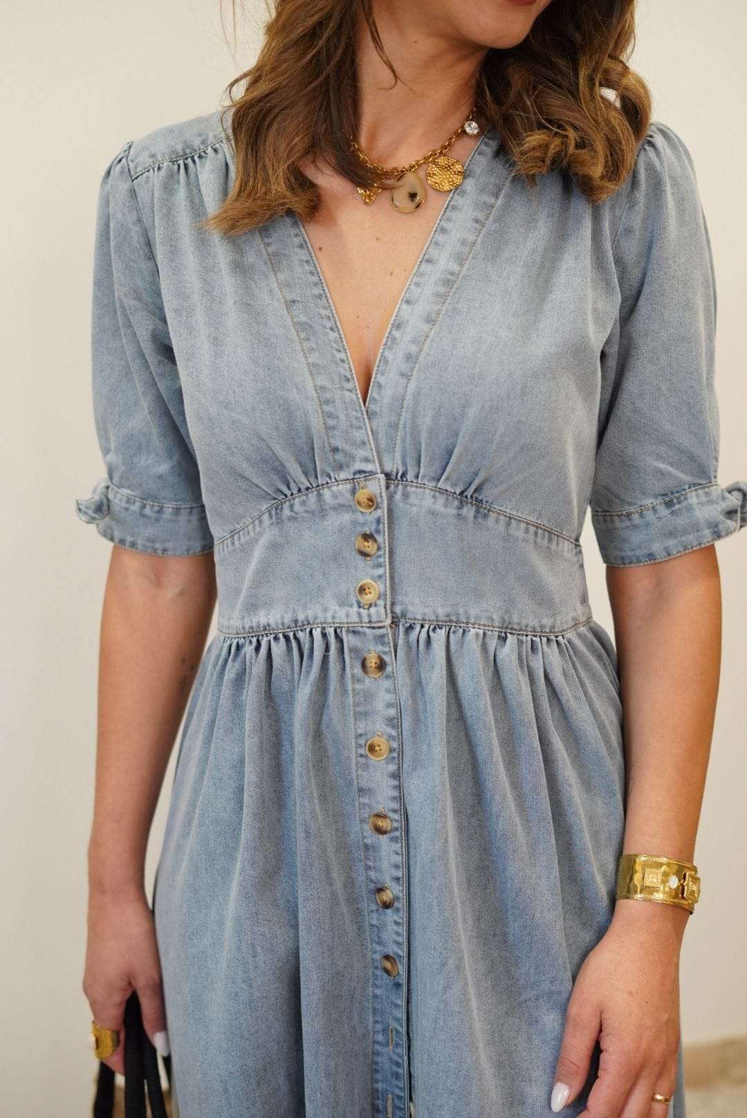 Robe longue en jean Helena – Look casual chic, manches courtes, taille marquée - Jad'Or la Mode- La mode au service-de-la-féminité