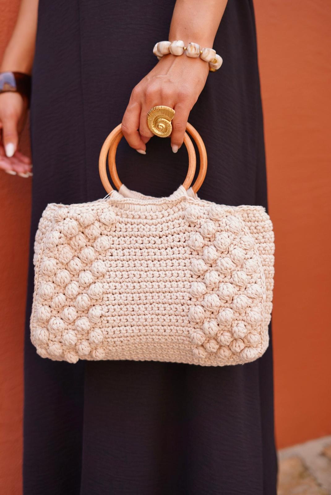 Sac en crochet écru, anse rigide et bandoulière amovible - chic & estival