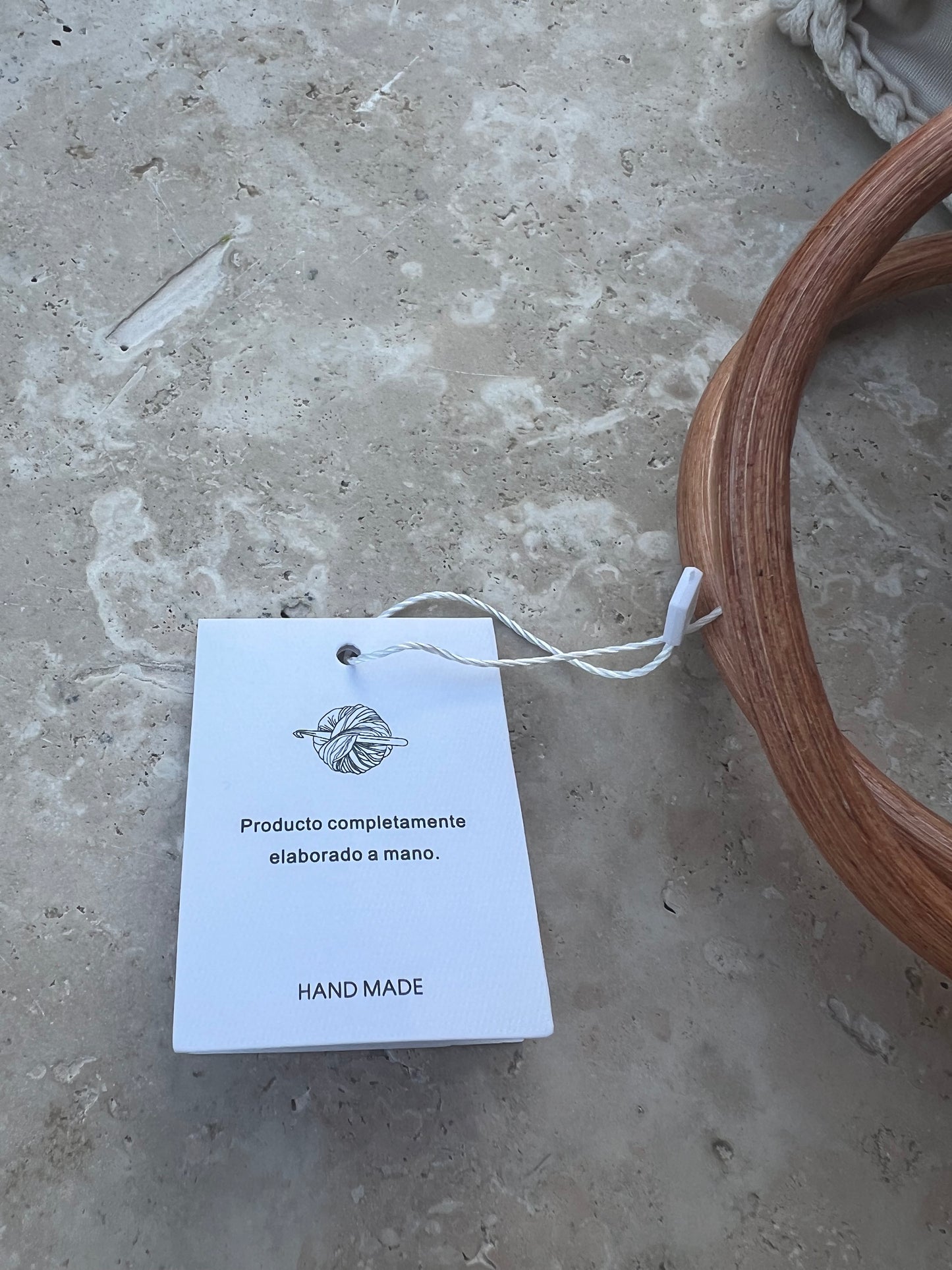 Sac en crochet écru, anse rigide et bandoulière amovible - chic & estival