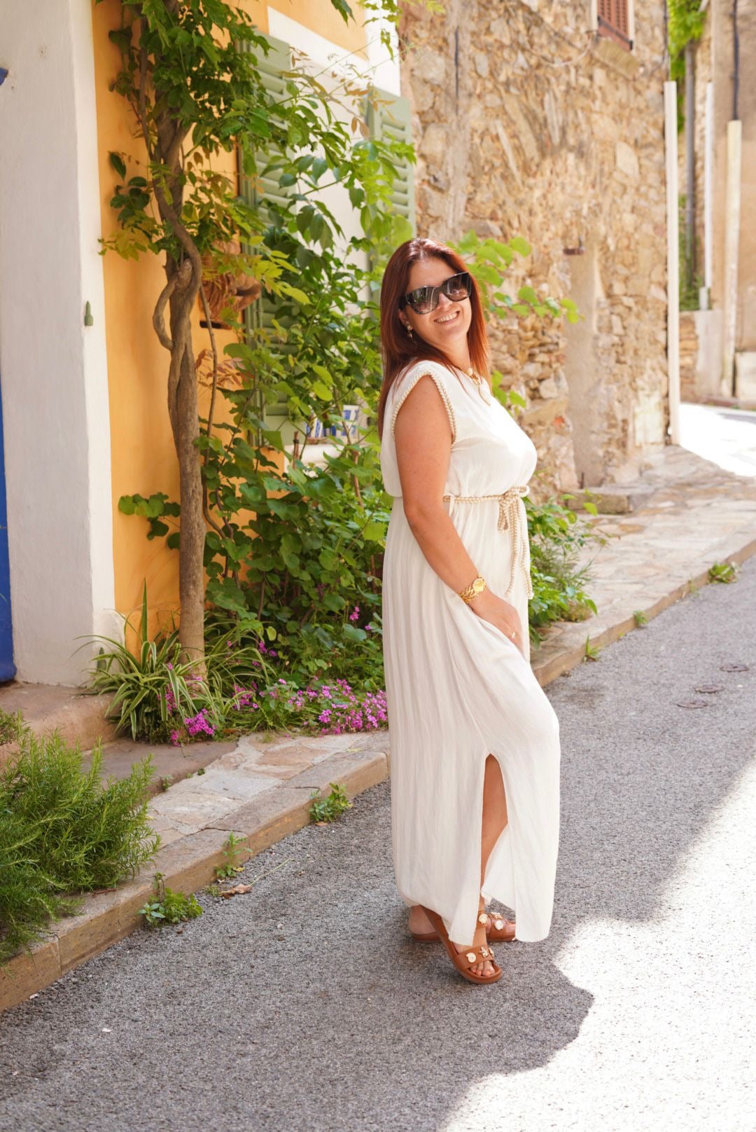 Robe Grèce, longue et asymétrique en viscose plissée & pailletée - Blanc
