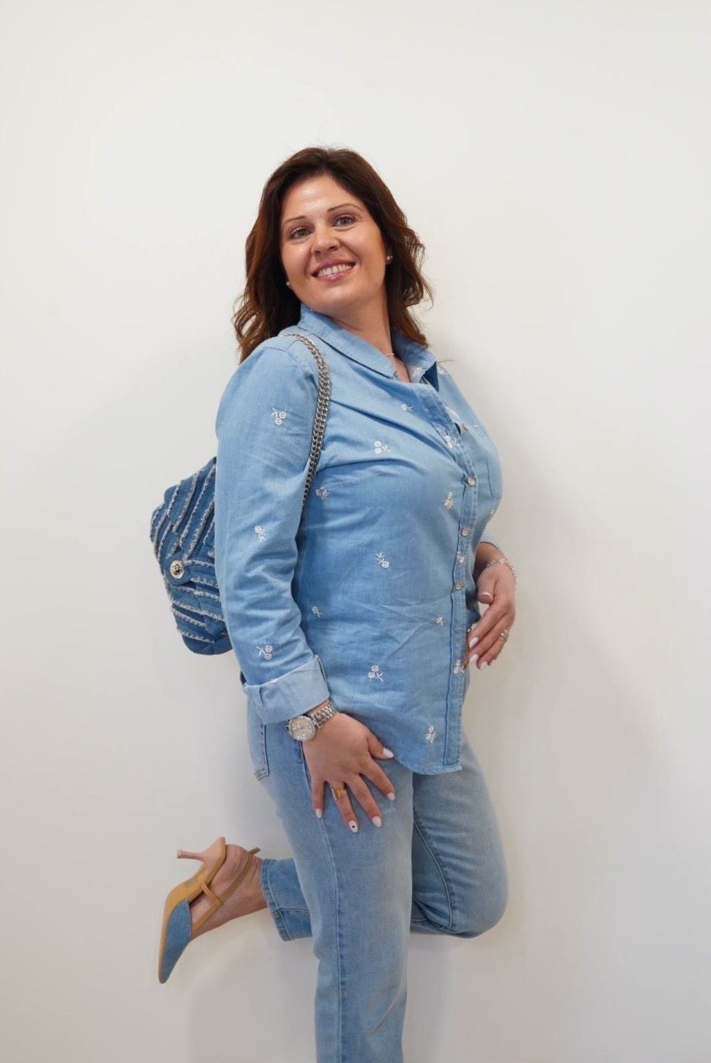 Chemise en Denim brodée fleurs - Jad'Or la Mode- La mode au service-de-la-féminité