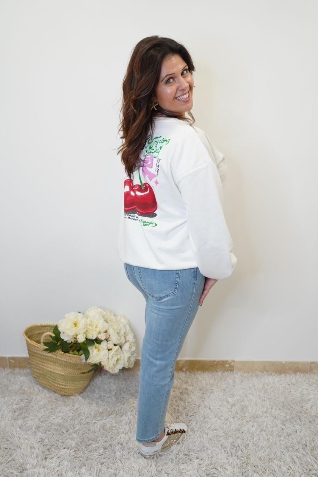Sweat-shirt Cerises oversize, imprimé dos - Blanc - Jad'Or la Mode- La mode au service-de-la-féminité