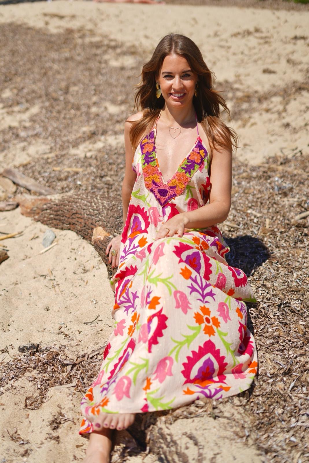 Robe longue dos nu imprimé floral – Look bohème chic