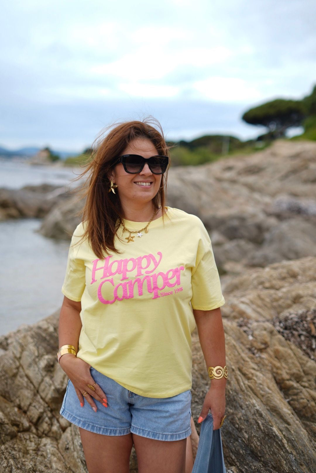 T-shirt femme Happy Camper manches courtes - Jaune