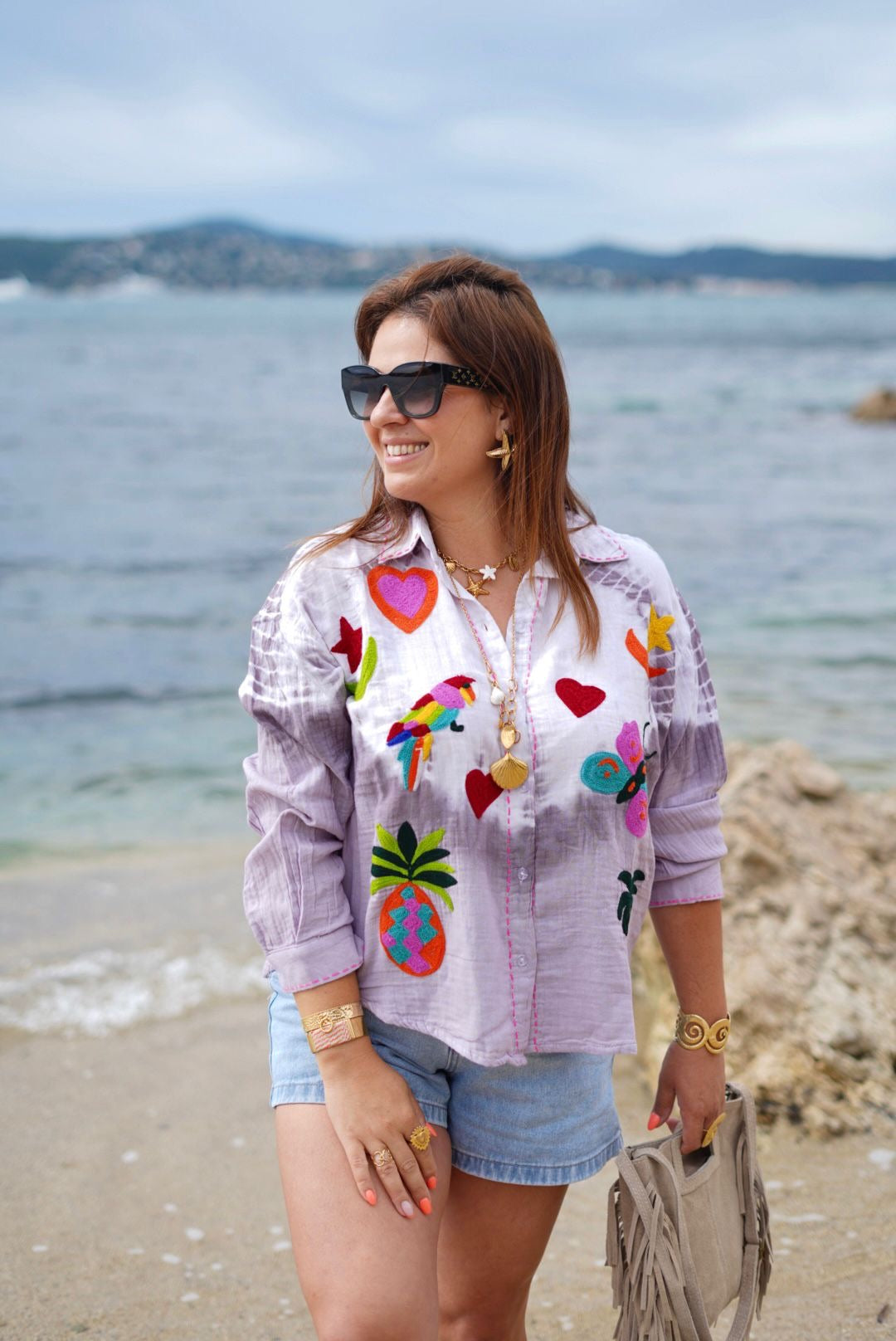Chemise bohème, imprimée Tie and Dye violet avec broderies estivales - The Corner