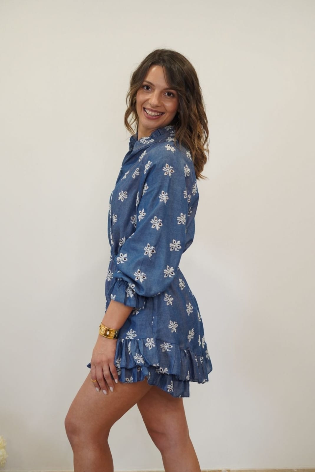 Combishort fleurie bleu en coton – Look estival chic et décontracté - Jad'Or la Mode- La mode au service-de-la-féminité