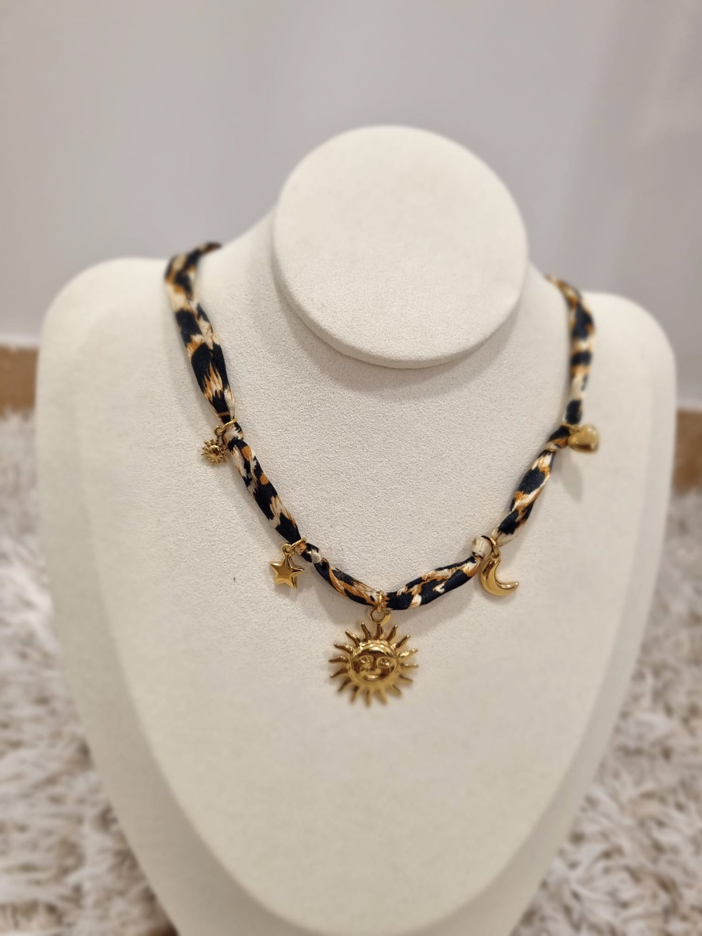 Collier Foulard en acier inoxydable - Jad'Or la Mode- La mode au service-de-la-féminité