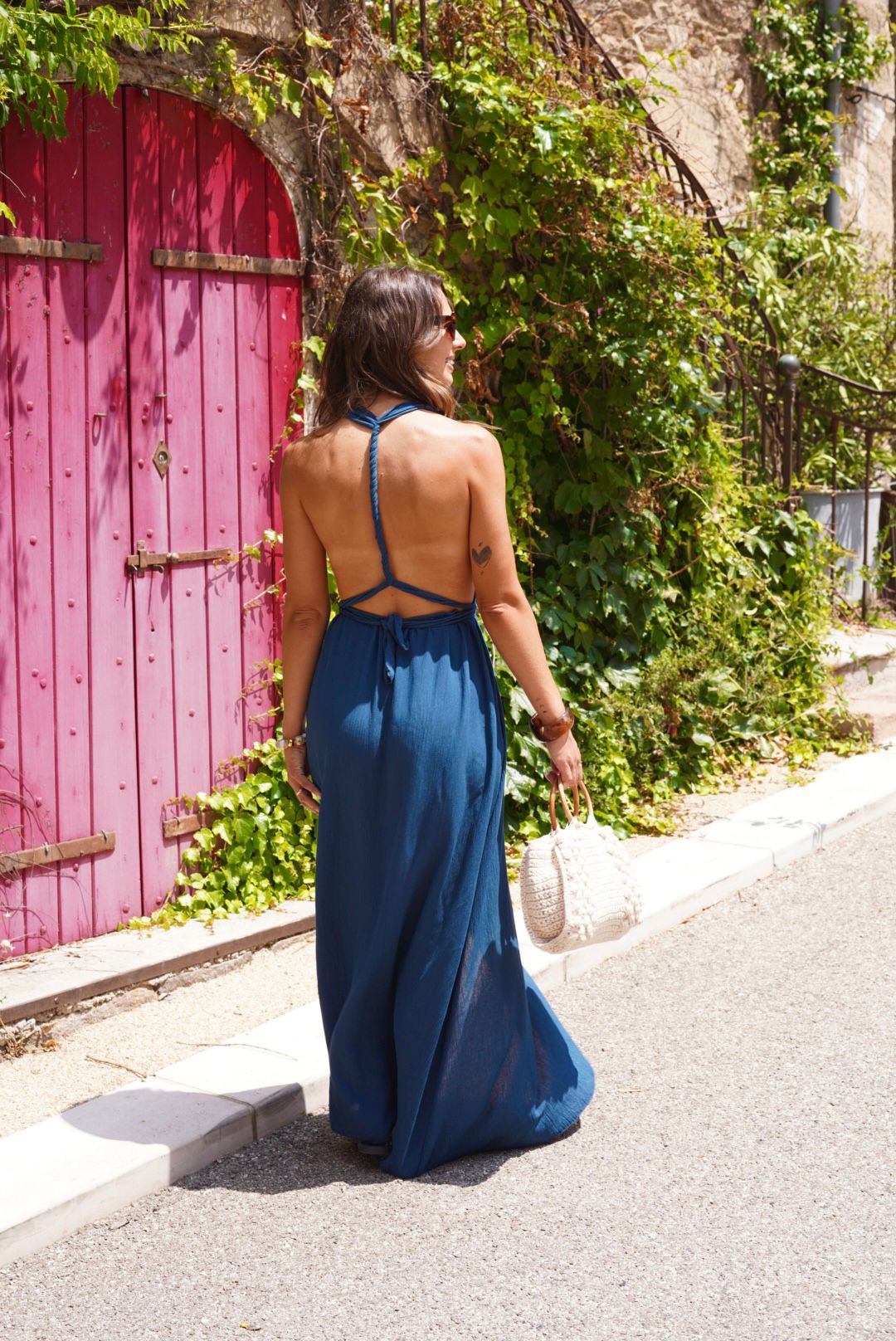 Robe dos nu à nouer de mille et une façons - légèrement pailletée