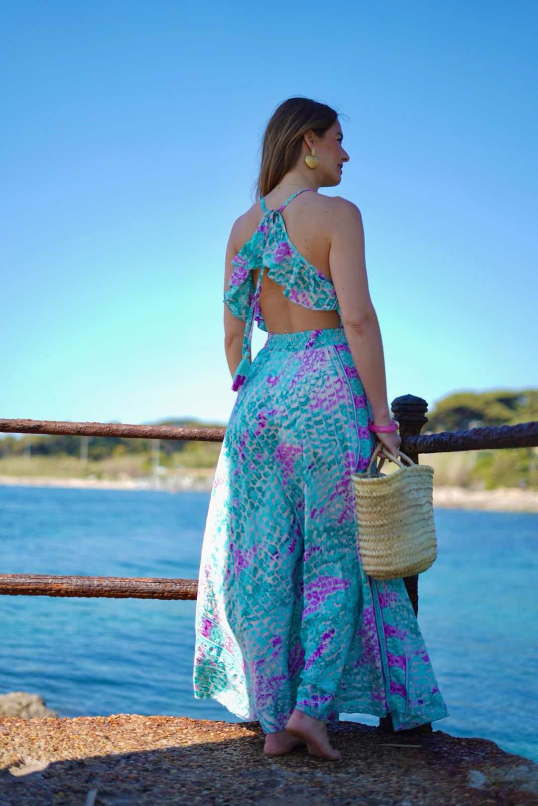 Robe longue fluide bohème à dos nu – imprimé turquoise et lilas