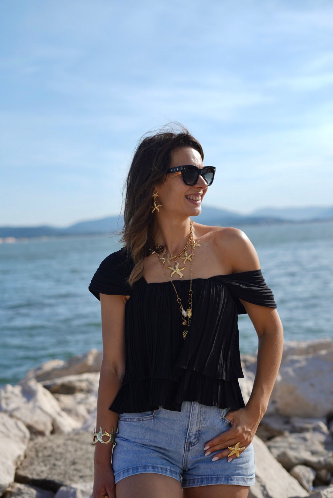 Haut noir plissé off-shoulder – Taille unique