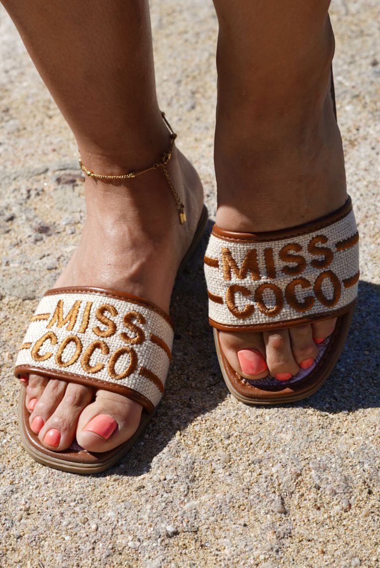 Sandales plates MISS COCO – Look estival tendance