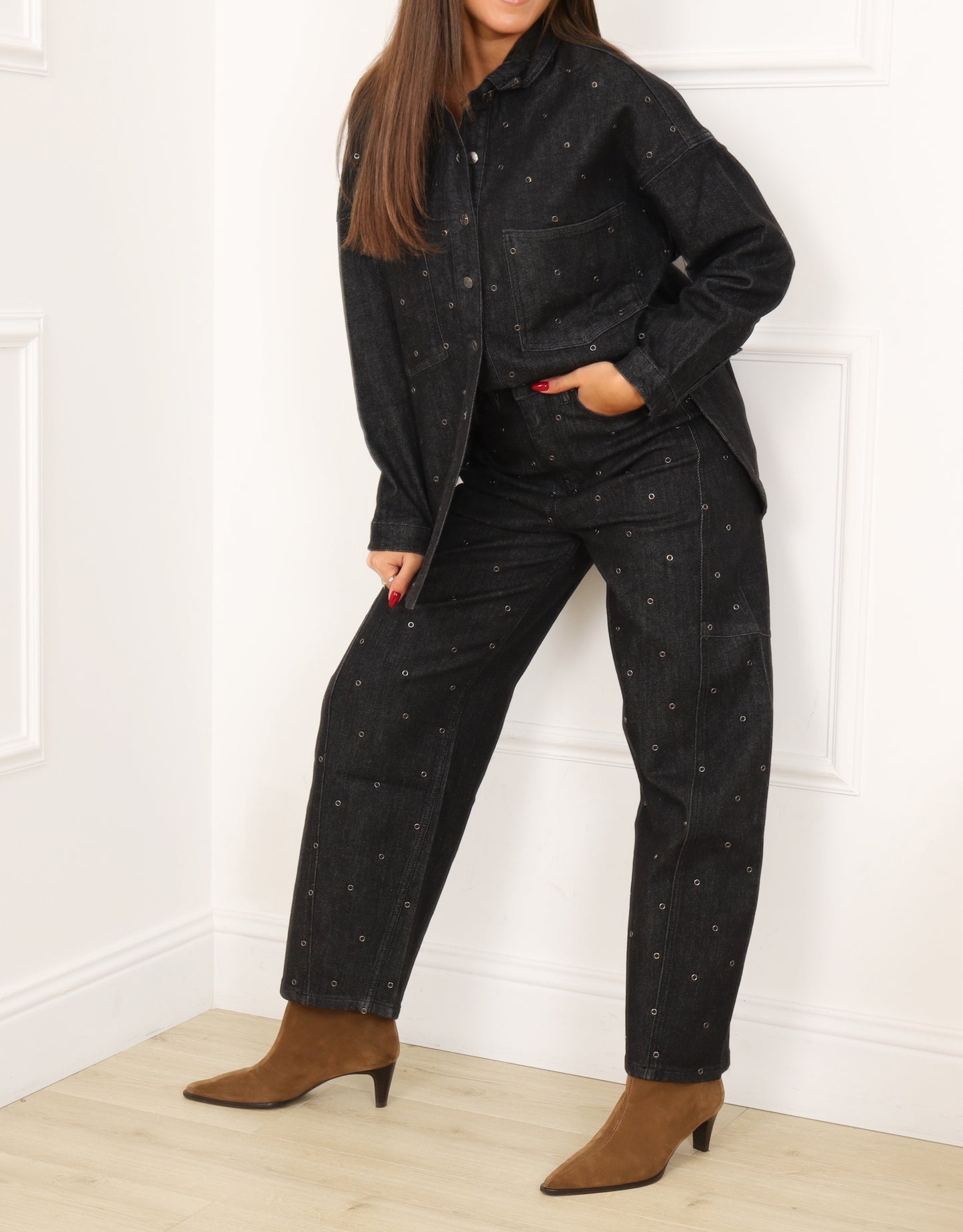 Veste en jean noir à œillets – Oversize, style rock chic