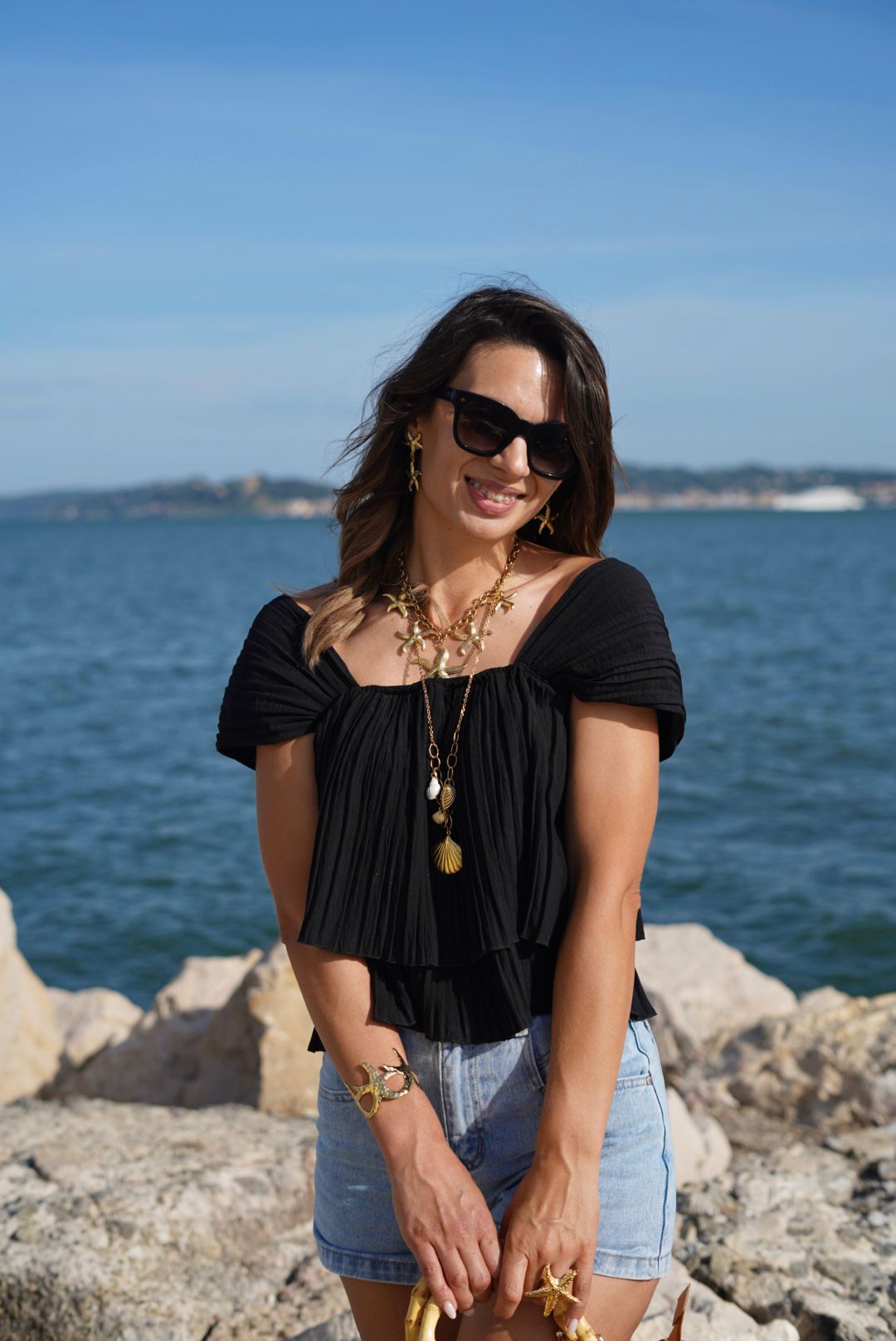 Haut noir plissé off-shoulder – Taille unique