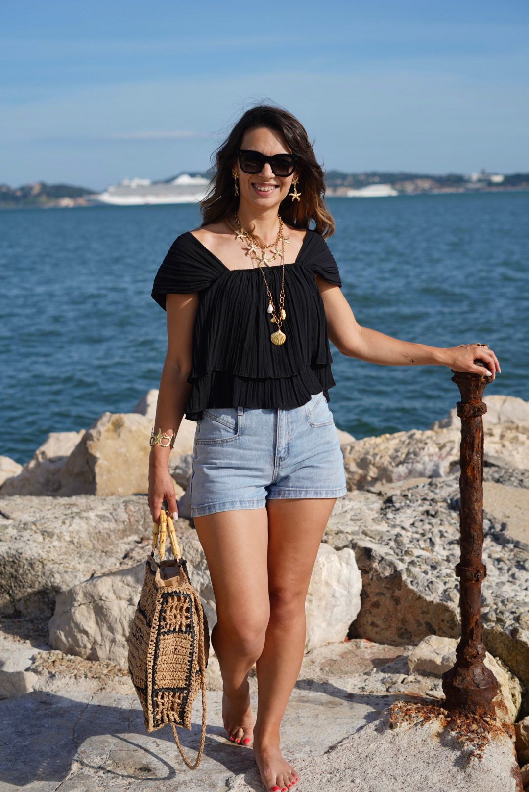 Haut noir plissé off-shoulder – Taille unique
