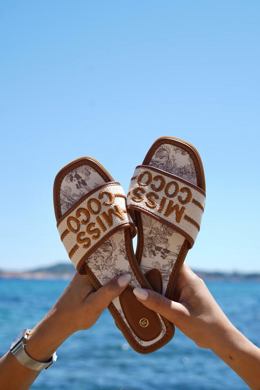 Sandales plates MISS COCO – Look estival tendance