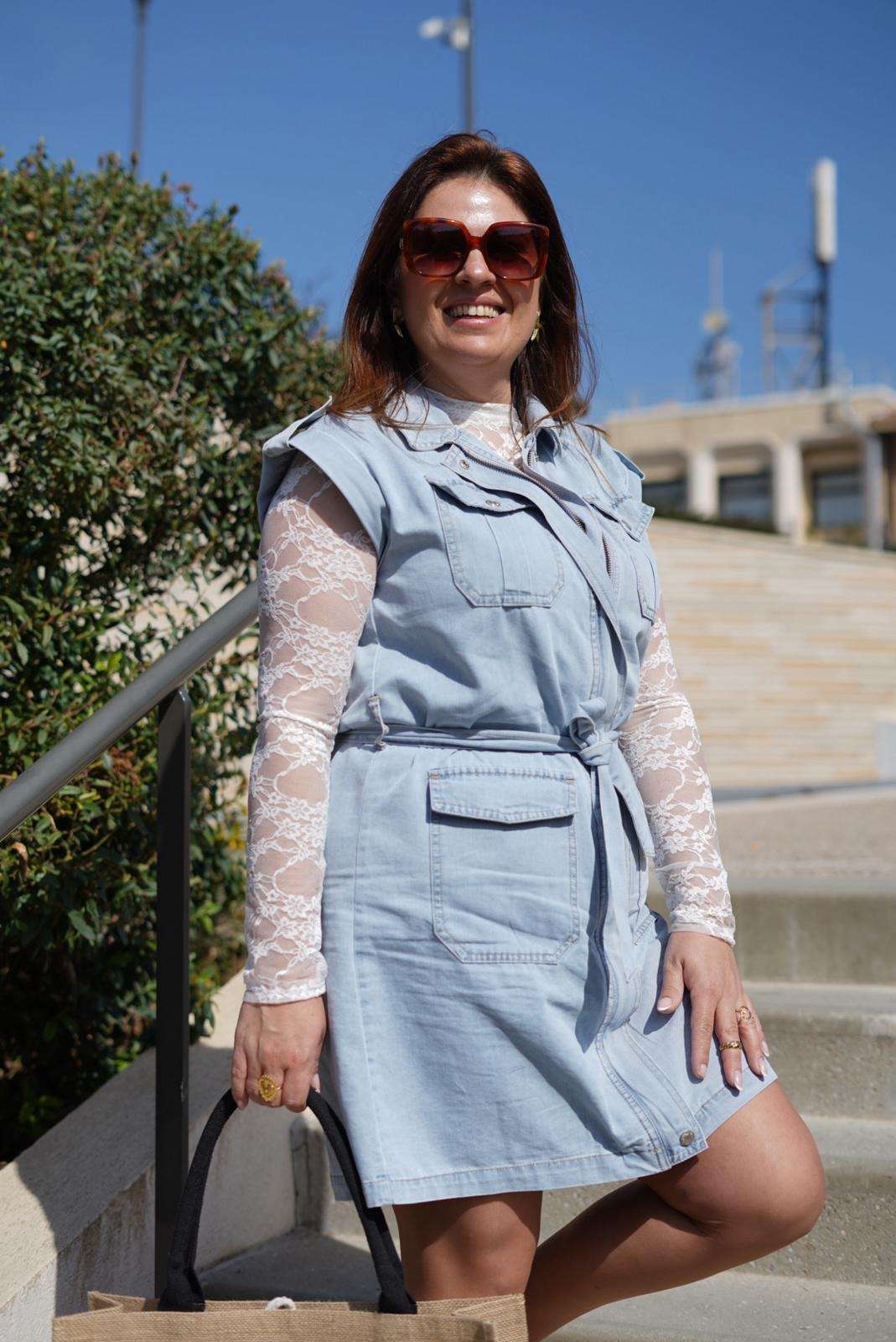 Robe Chemise en Jean Béa – Sans Manches, Ceinture à la Taille - Style Décontracté Chic - Jad'Or la Mode- La mode au service-de-la-féminité