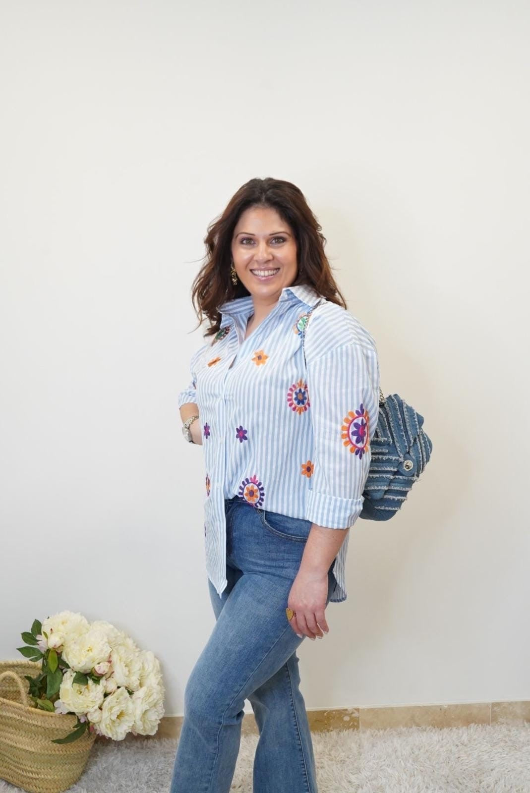 Chemise brodée fleurs, rayé bleu et blanc - Jad'Or la Mode- La mode au service-de-la-féminité