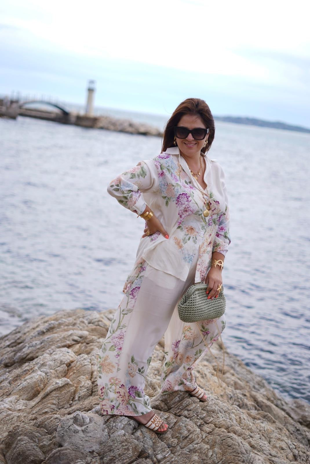 Ensemble femme fleuri satiné – Chemise & pantalon fluide, style bohème chic