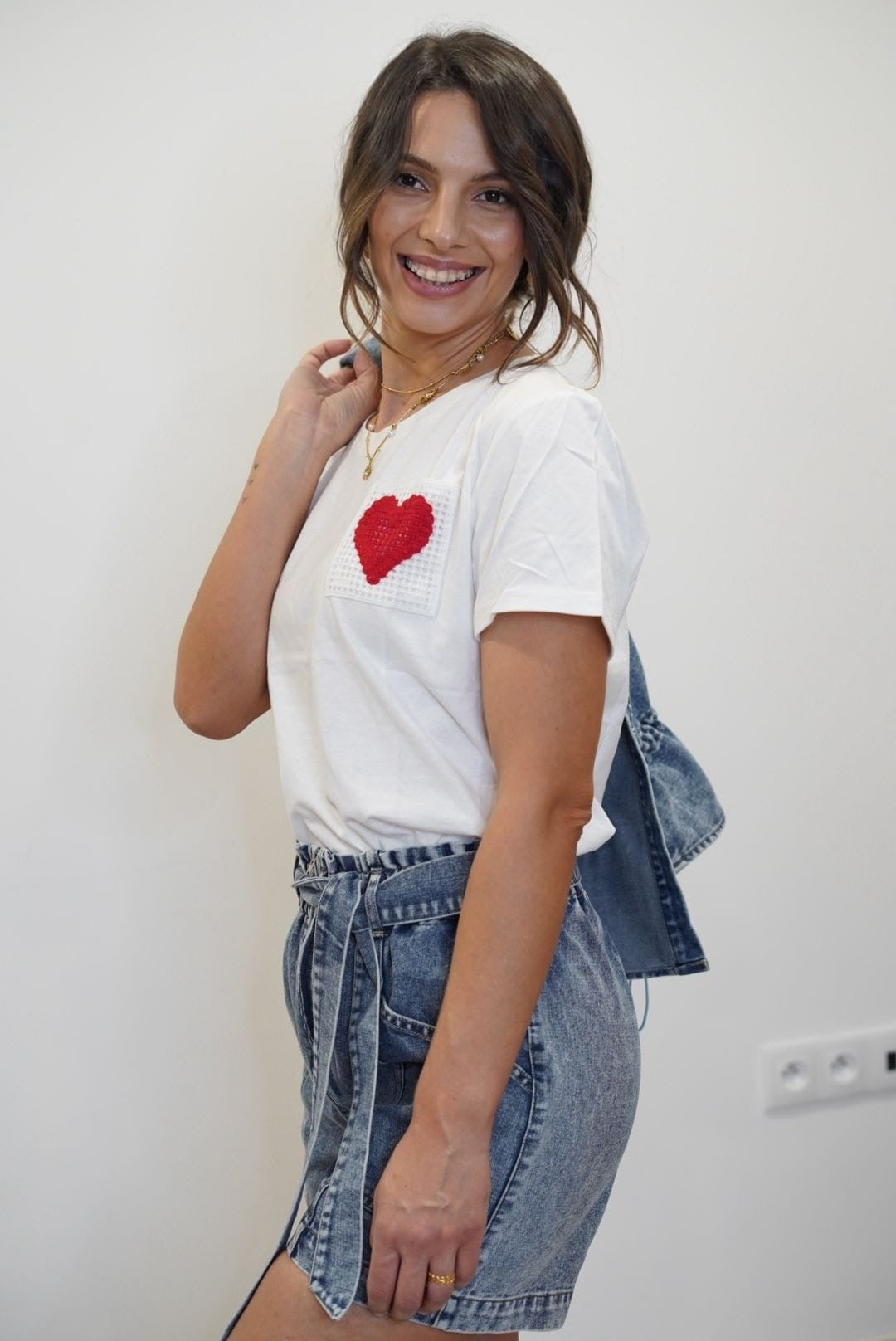 T-shirt Molly avec cœur rouge en crochet - Jad'Or la Mode- La mode au service-de-la-féminité
