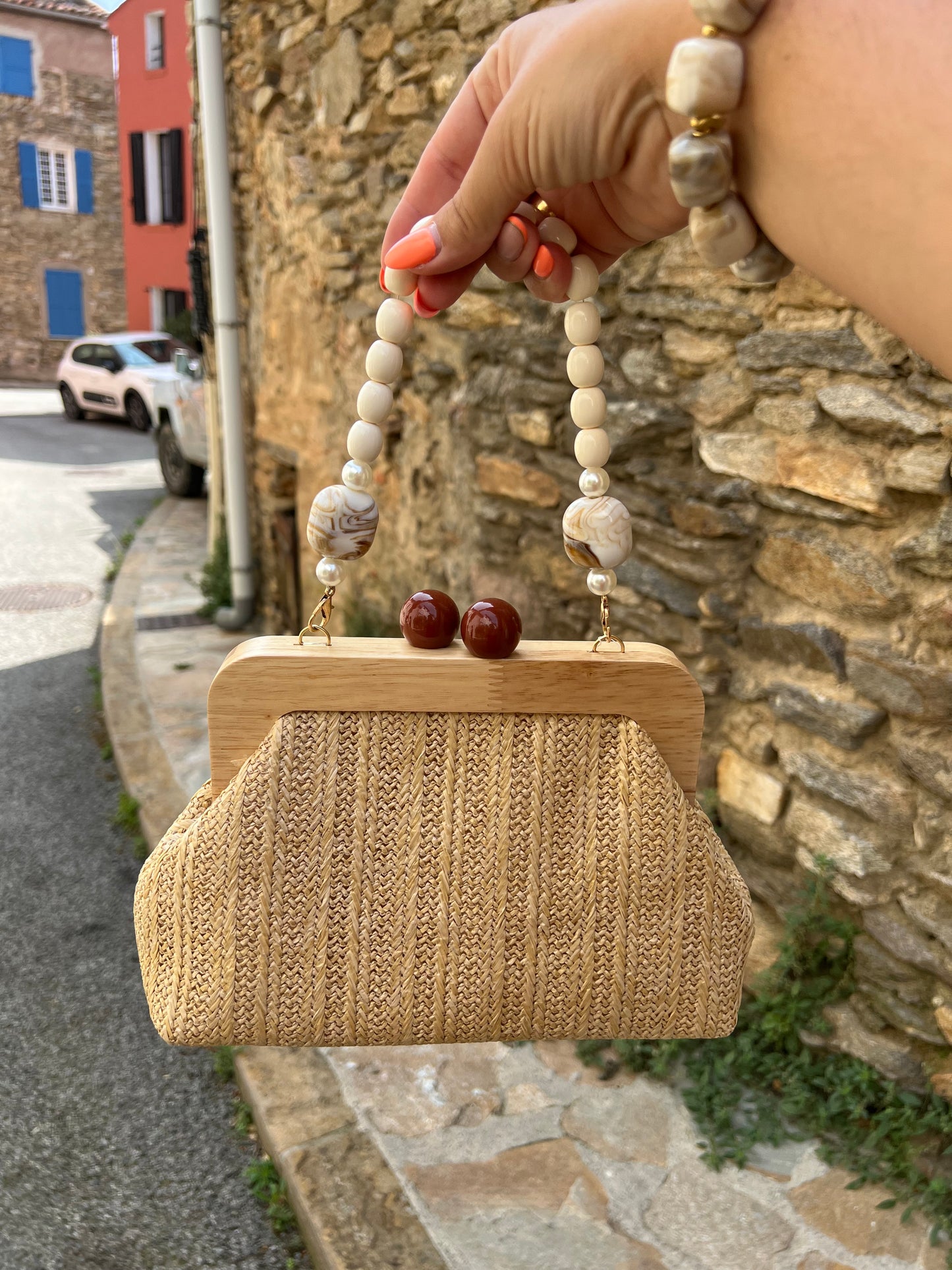 Pochette en raphia tressé beige, anse bijoux - finition bois