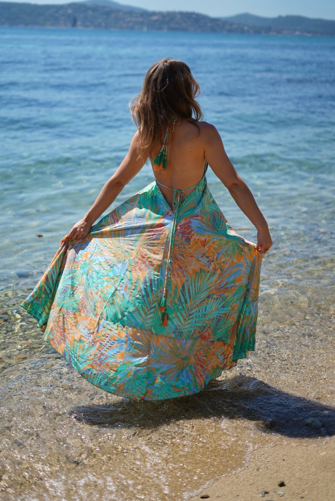 Robe d’été dos nu bohème– Longue, coloré, fluide et ultra féminine