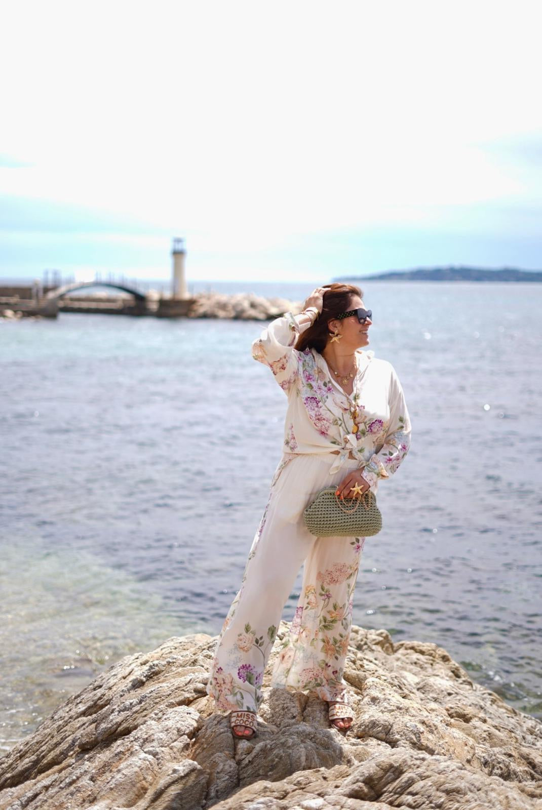 Ensemble femme fleuri satiné – Chemise pantalon fluide, style