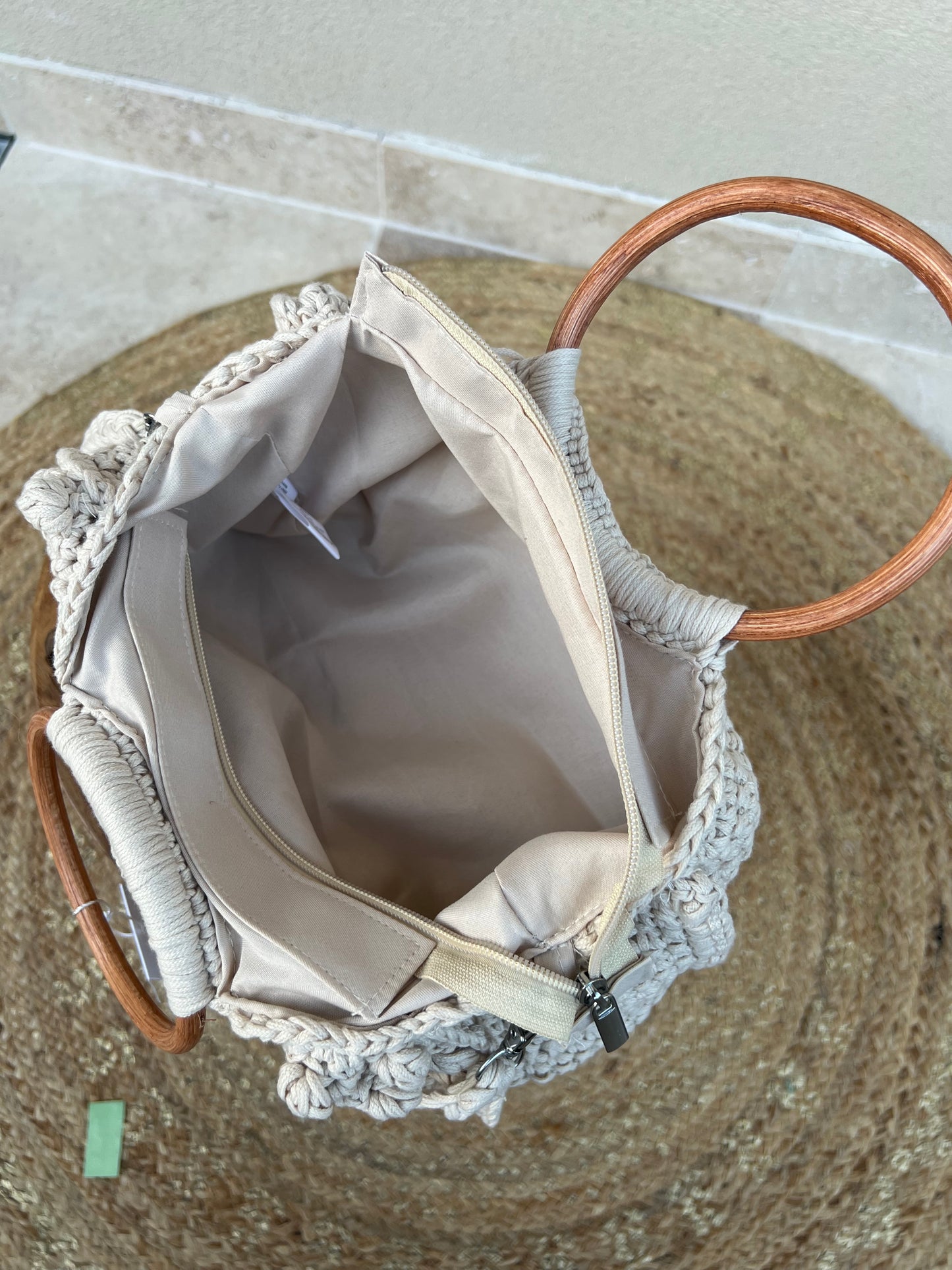 Sac en crochet écru, anse rigide et bandoulière amovible - chic & estival