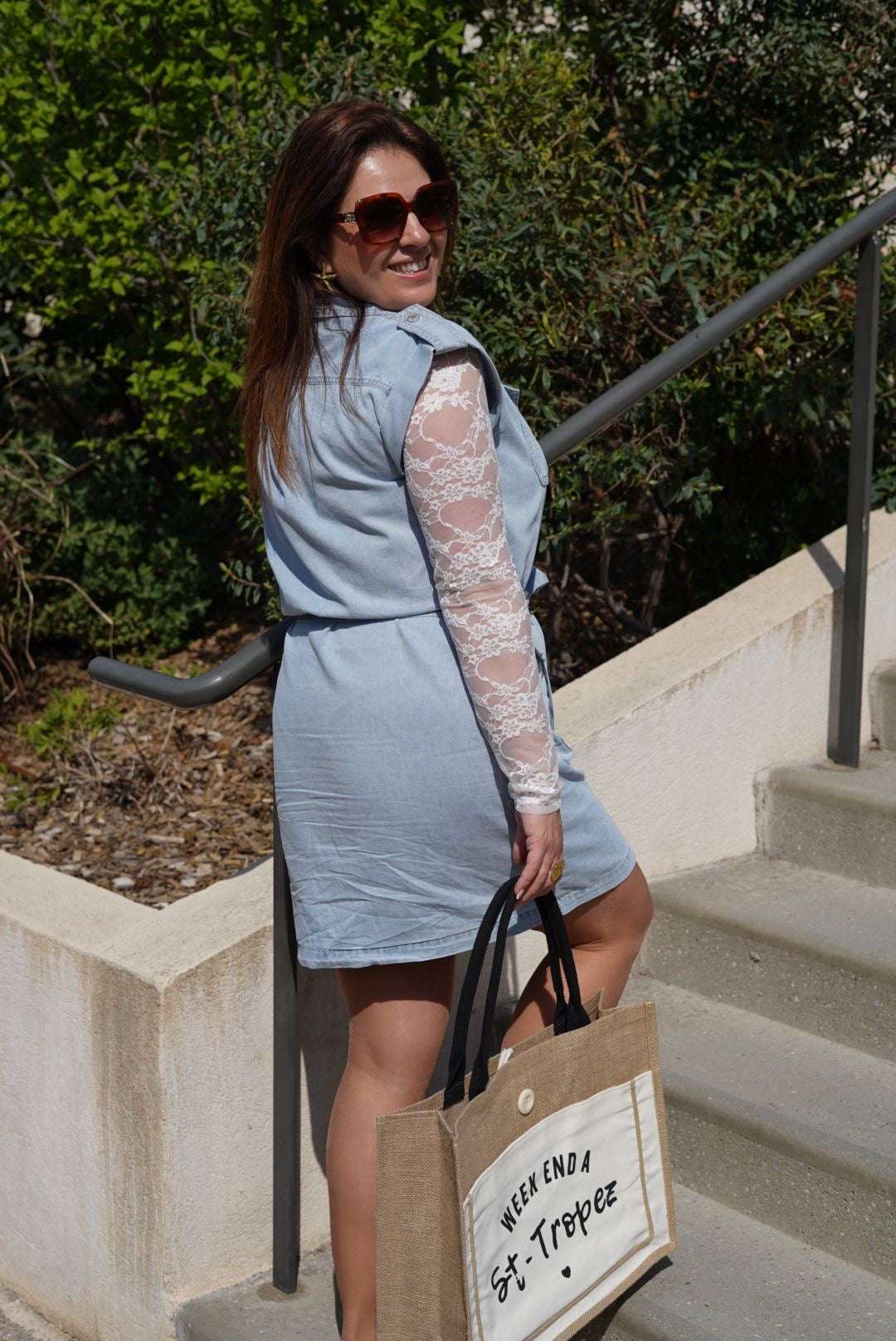 Robe Chemise en Jean Béa – Sans Manches, Ceinture à la Taille - Style Décontracté Chic - Jad'Or la Mode- La mode au service-de-la-féminité