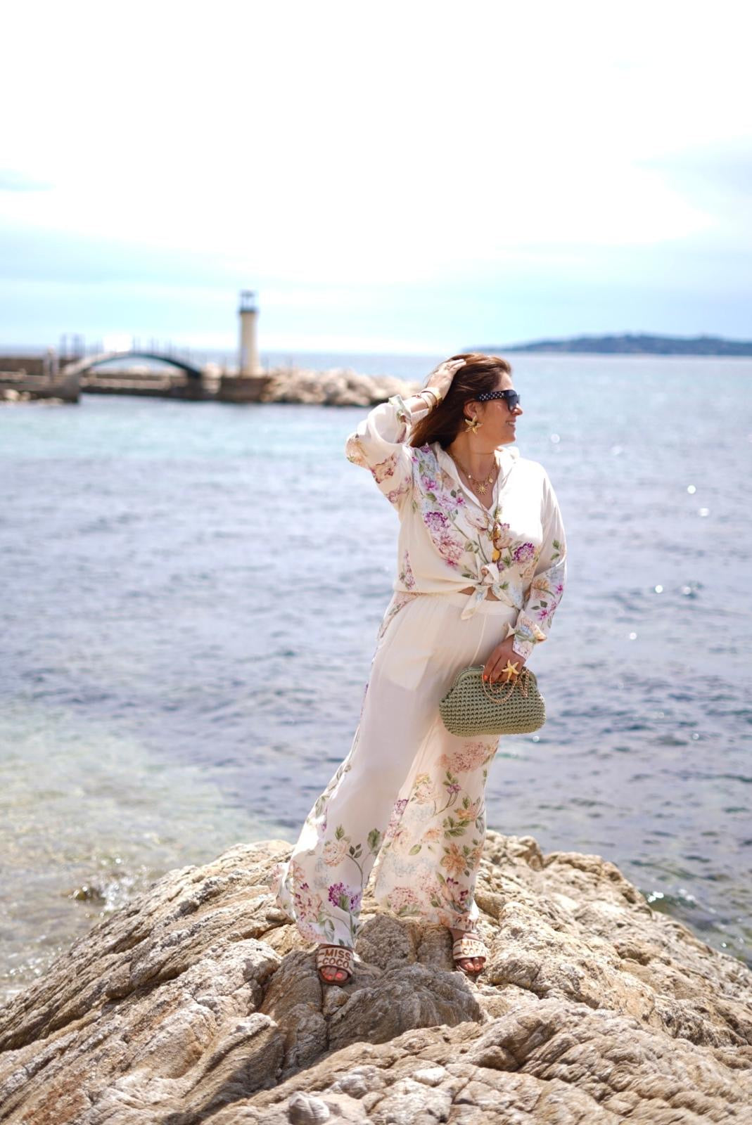 Ensemble femme fleuri satiné – Chemise & pantalon fluide, style bohème chic