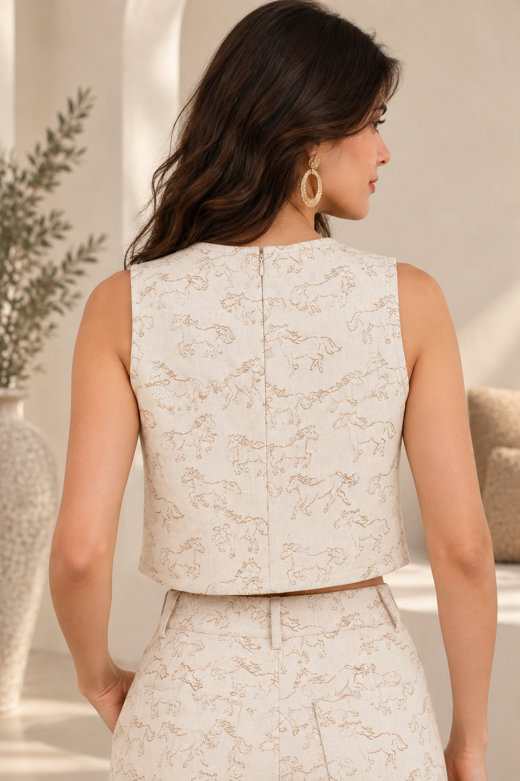 Top beige, imprimé équestre