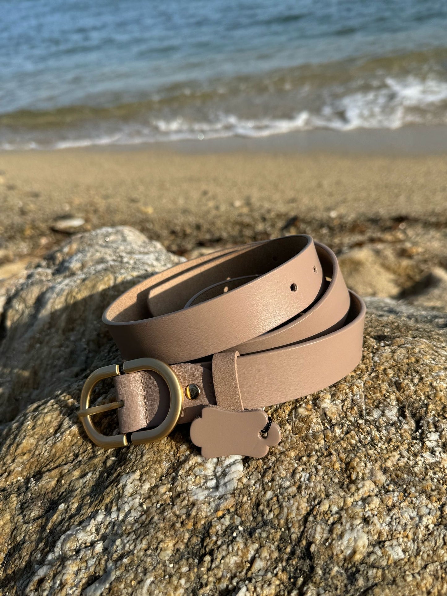 Ceinture femme en cuir avec boucle doré - Couleur beige