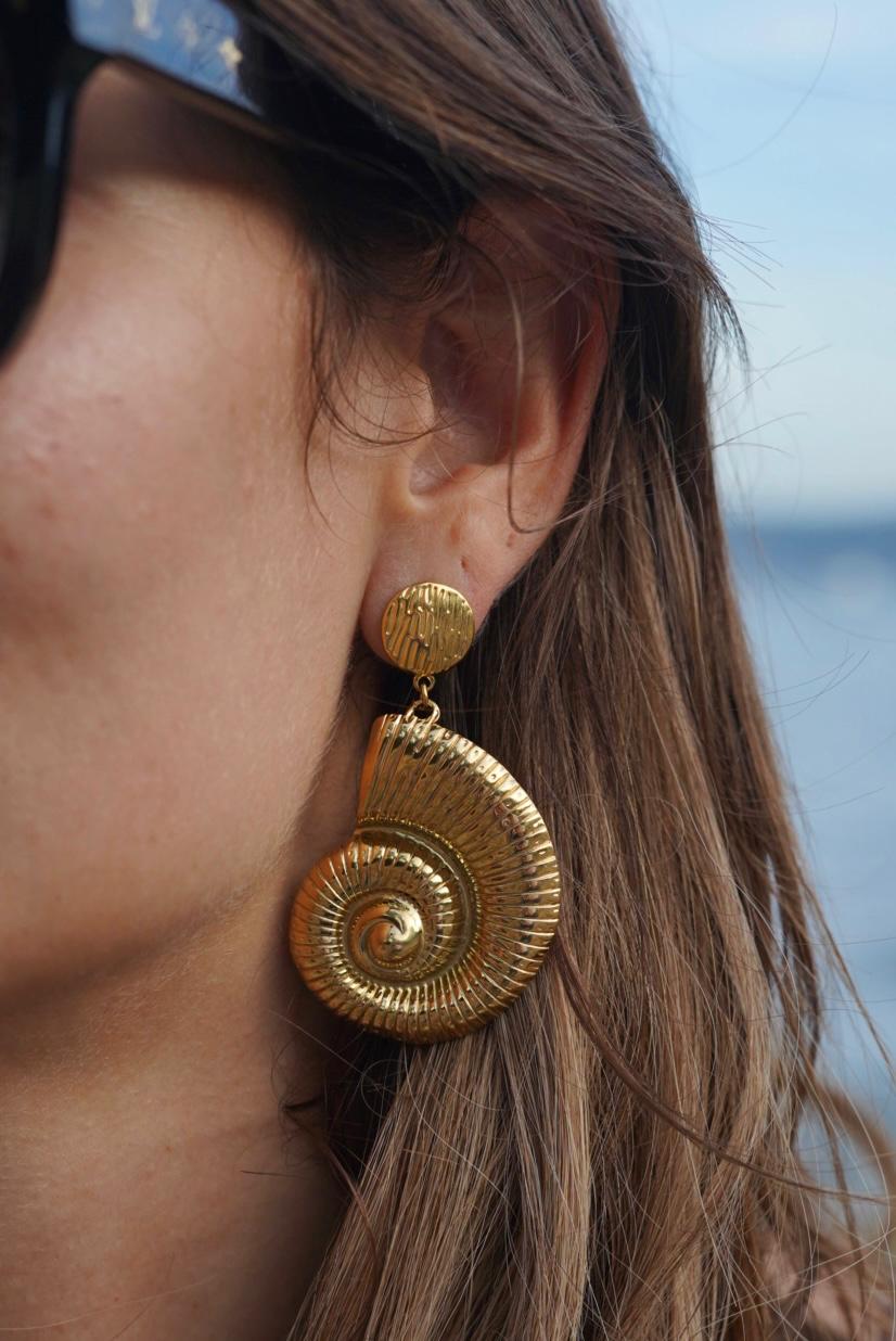 Boucles d’oreilles motif coquillage, en acier inoxydable doré