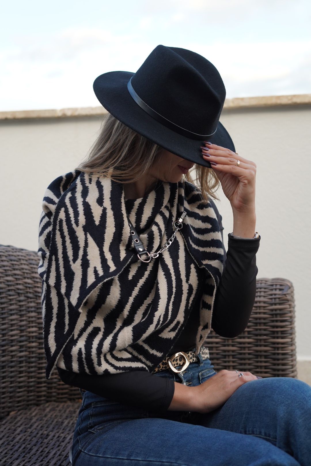 Écharpe avec fermeture en crochets