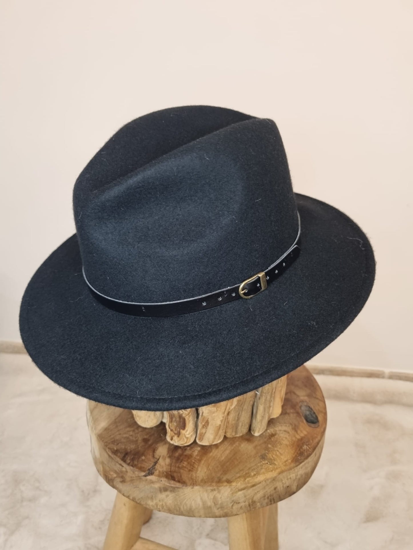 Chapeau Noir en Laine