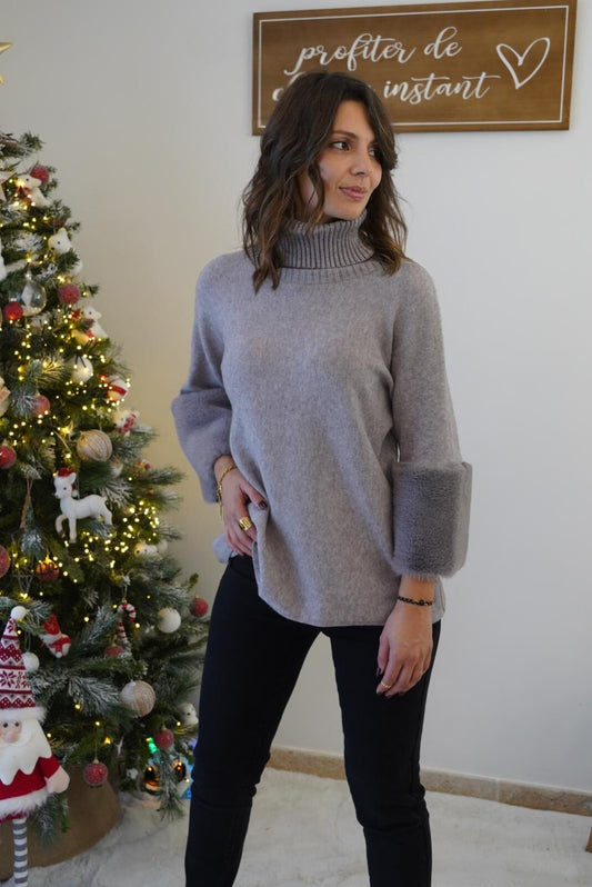 Pull manches fausse fourrure