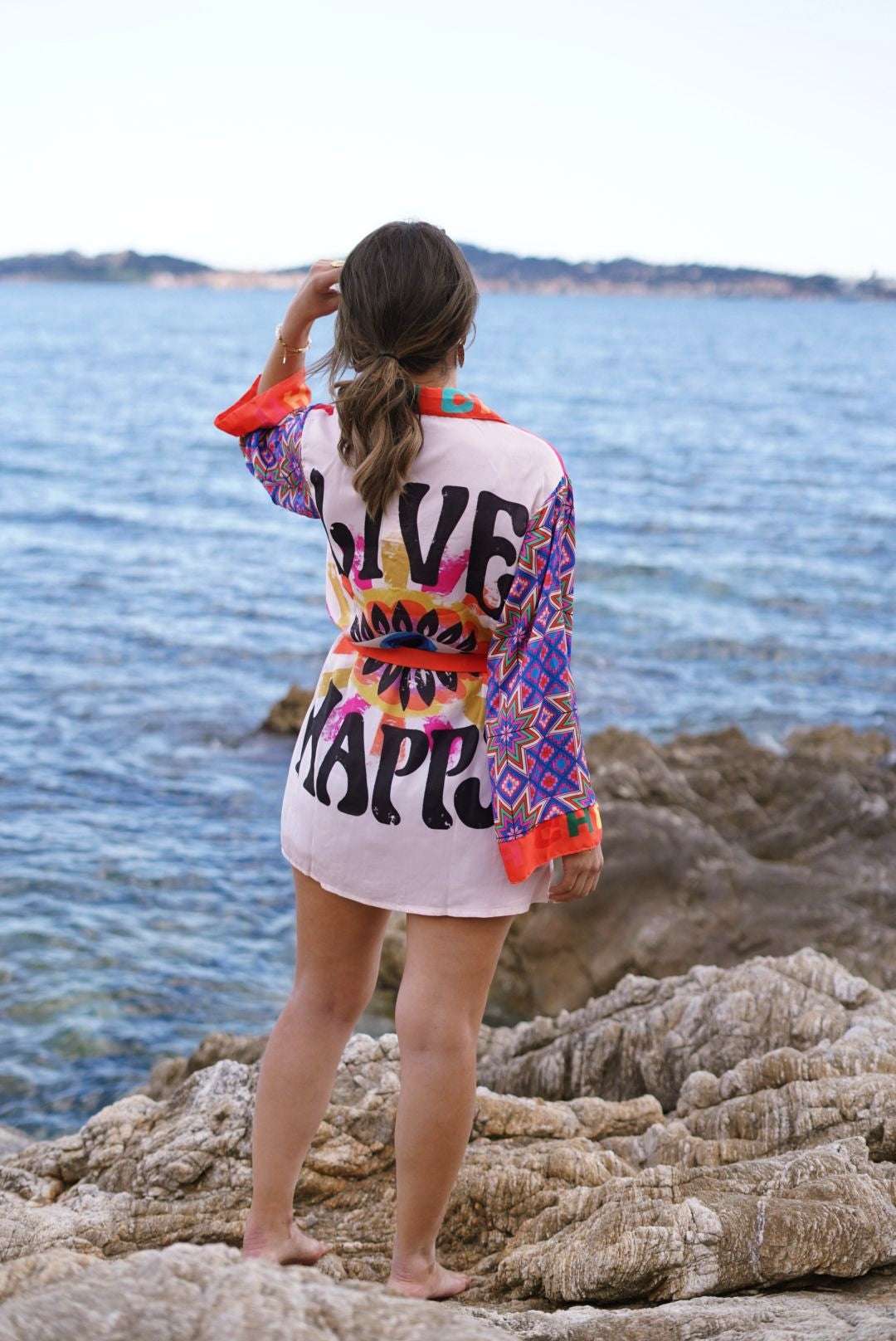 Kimono en soie coloré "Live Happy"- Nouvelle collection tendance été - Jad'Or la Mode- La mode au service-de-la-féminité