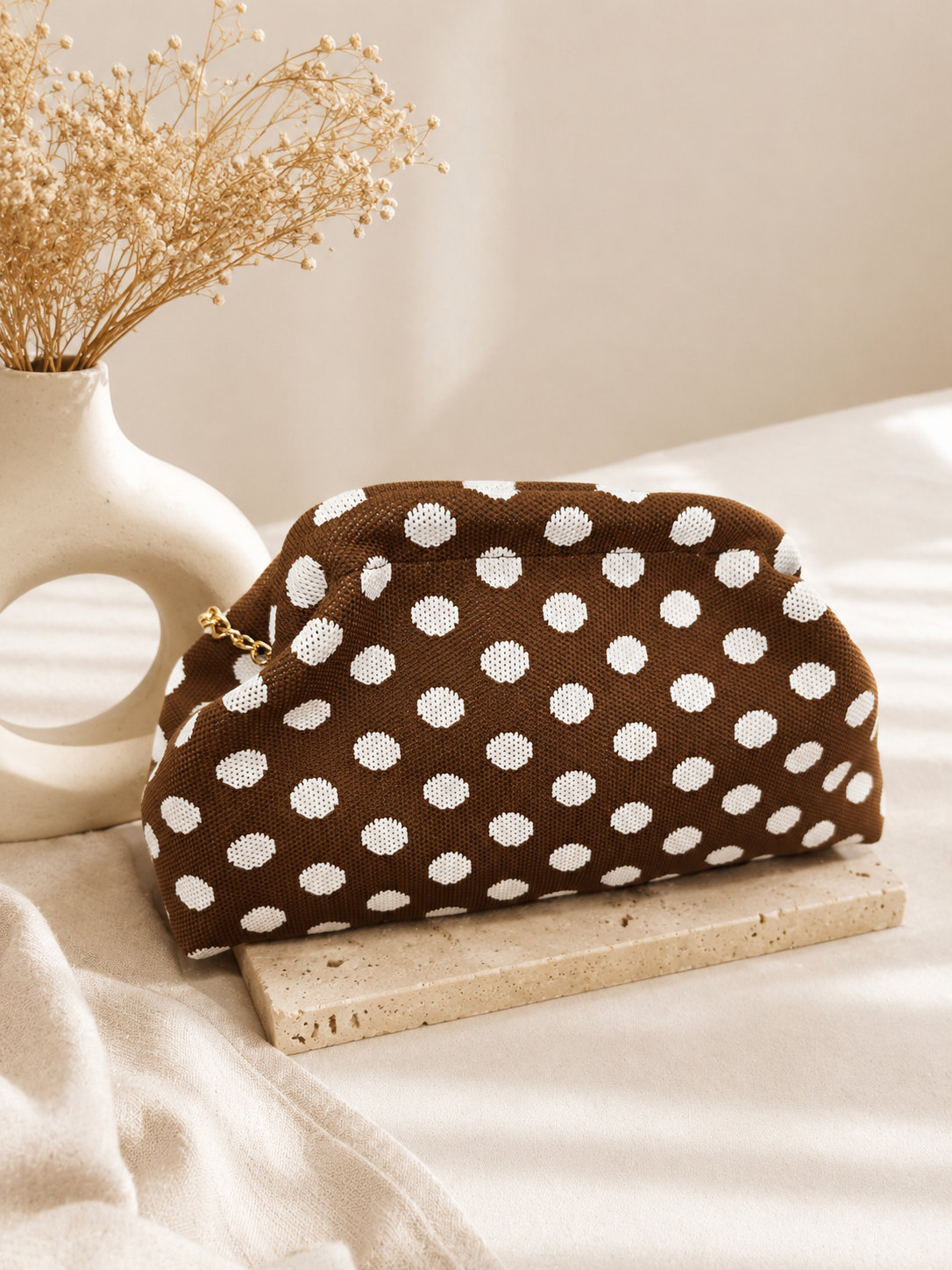 Sac Pochette Pois Chocolat & Écru – Élégance Intemporelle ✨