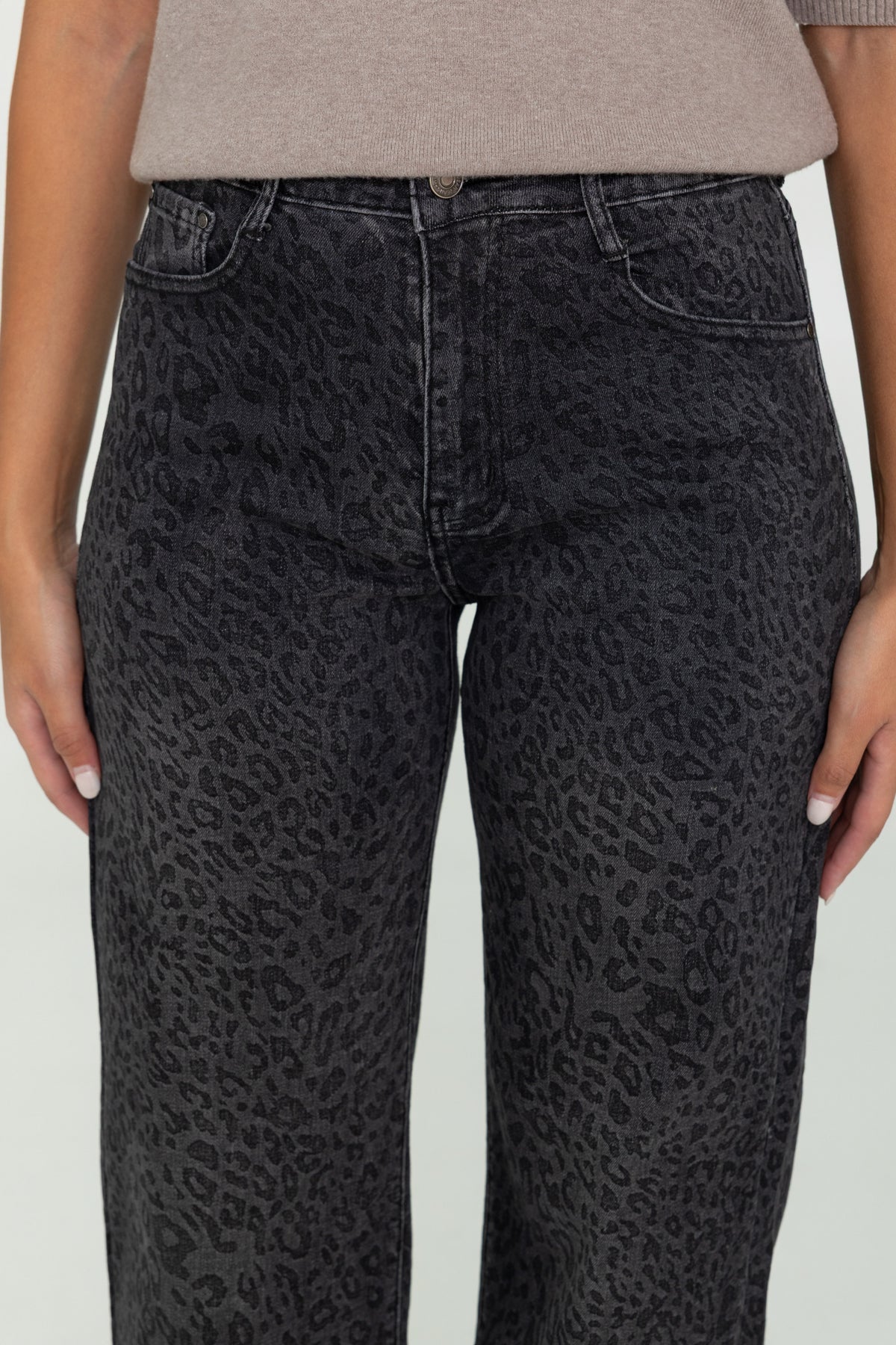 Jean Léopard Noir – Coupe Wide Leg