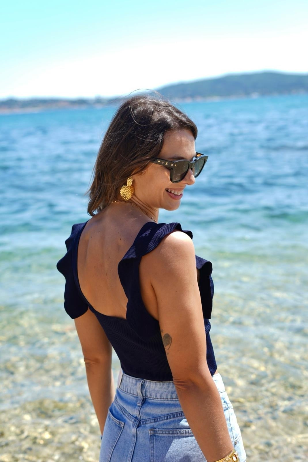 Top bleu côtelé à volants – Style bohème chic –