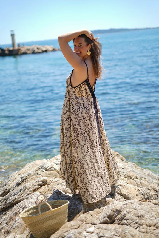 Robe d’été longue, fluide et légère à bretelles fines - Ultra féminine