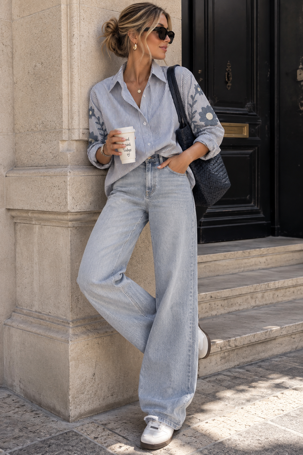 Chemise rayée à fleurs brodées – Bleu & Blanc