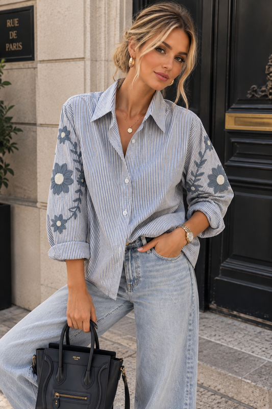 Chemise rayée à fleurs brodées – Bleu & Blanc