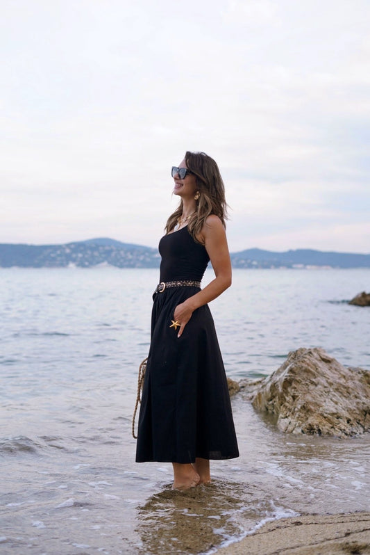 Robe noire longue – Élégante & intemporelle