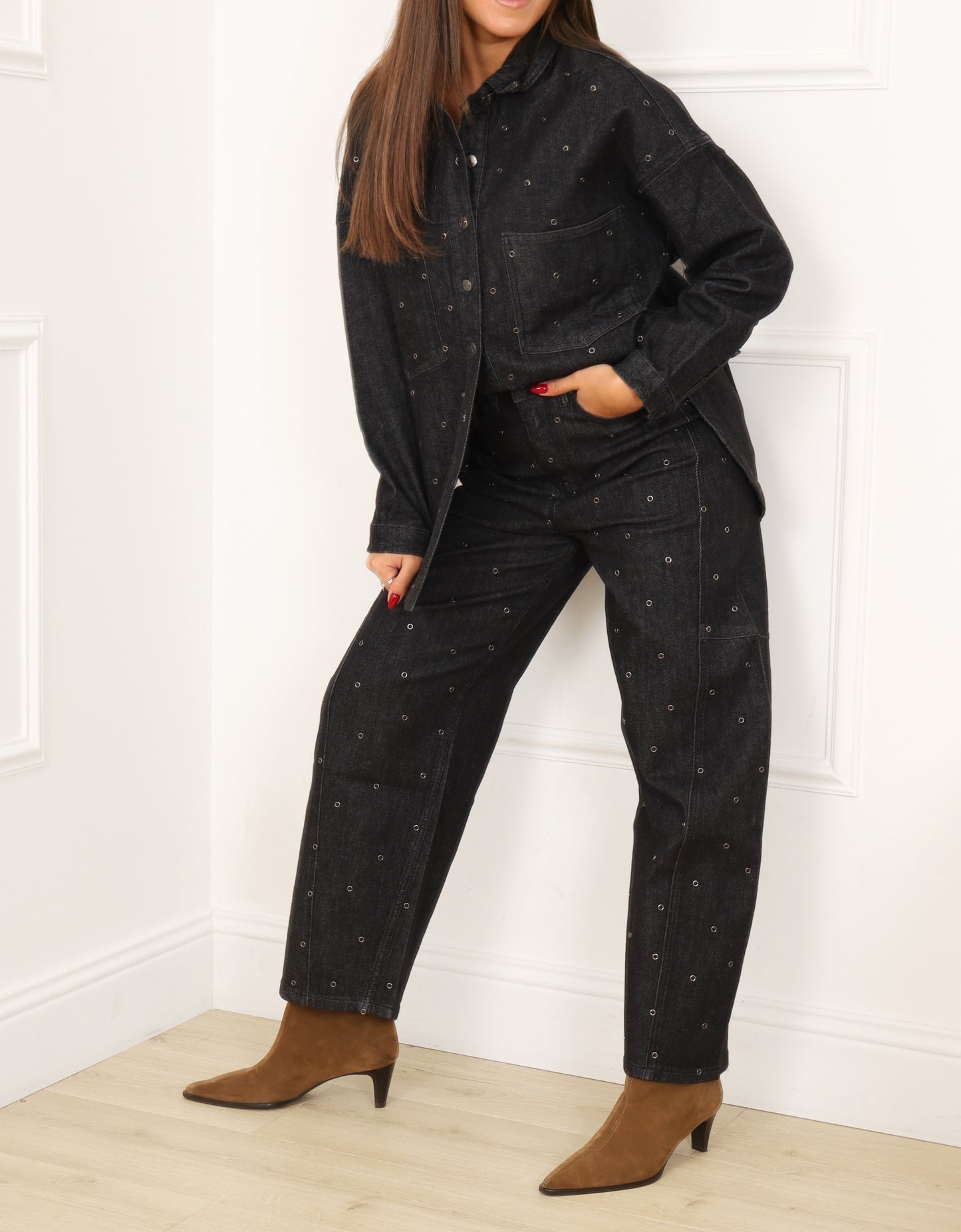 Veste en jean noir à œillets – Oversize, style rock chic 