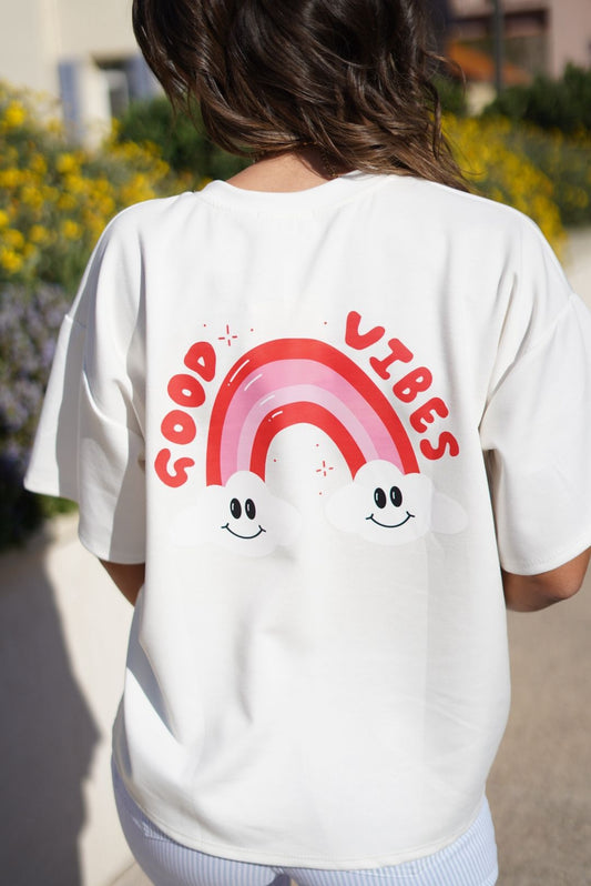 T-shirt blanc "Good Vibes" arc-en-ciel – taille oversize - Jad'Or la Mode- La mode au service-de-la-féminité