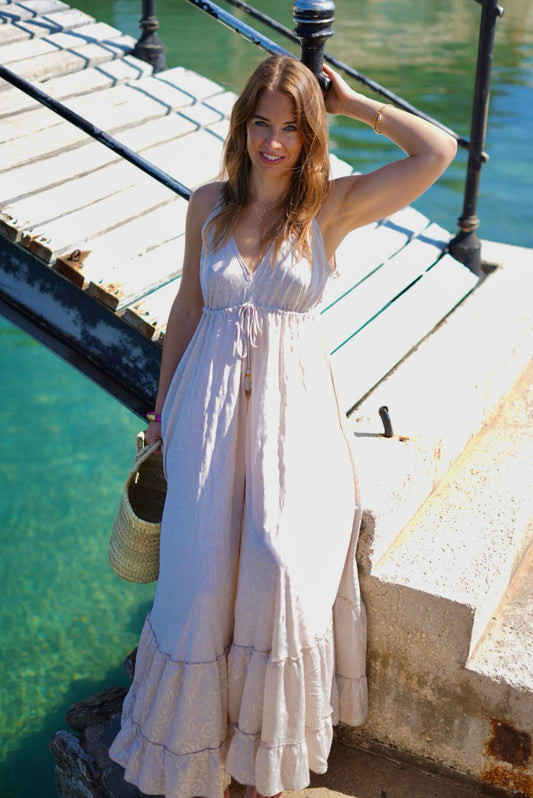 Robe longue dos volanté – Beige nacré à détails brodés