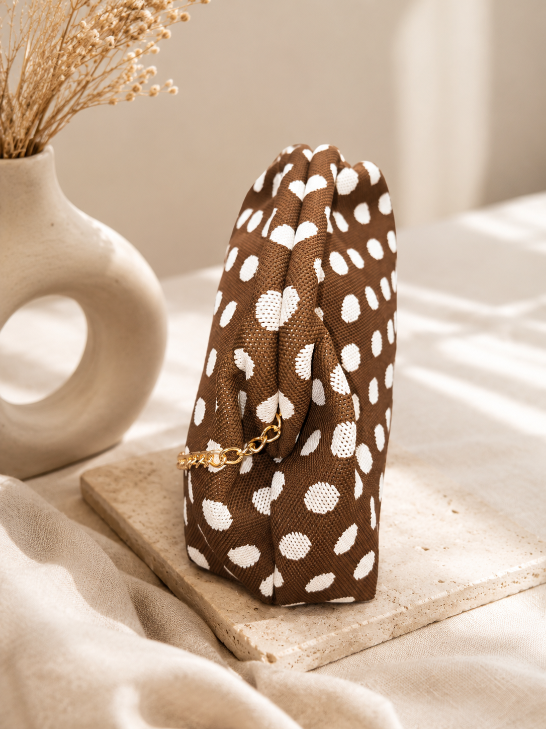 Sac Pochette Pois Chocolat & Écru – Élégance Intemporelle ✨