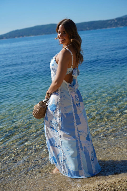 Robe longue dos nu à nœud – Imprimé bleu pastel & blanc