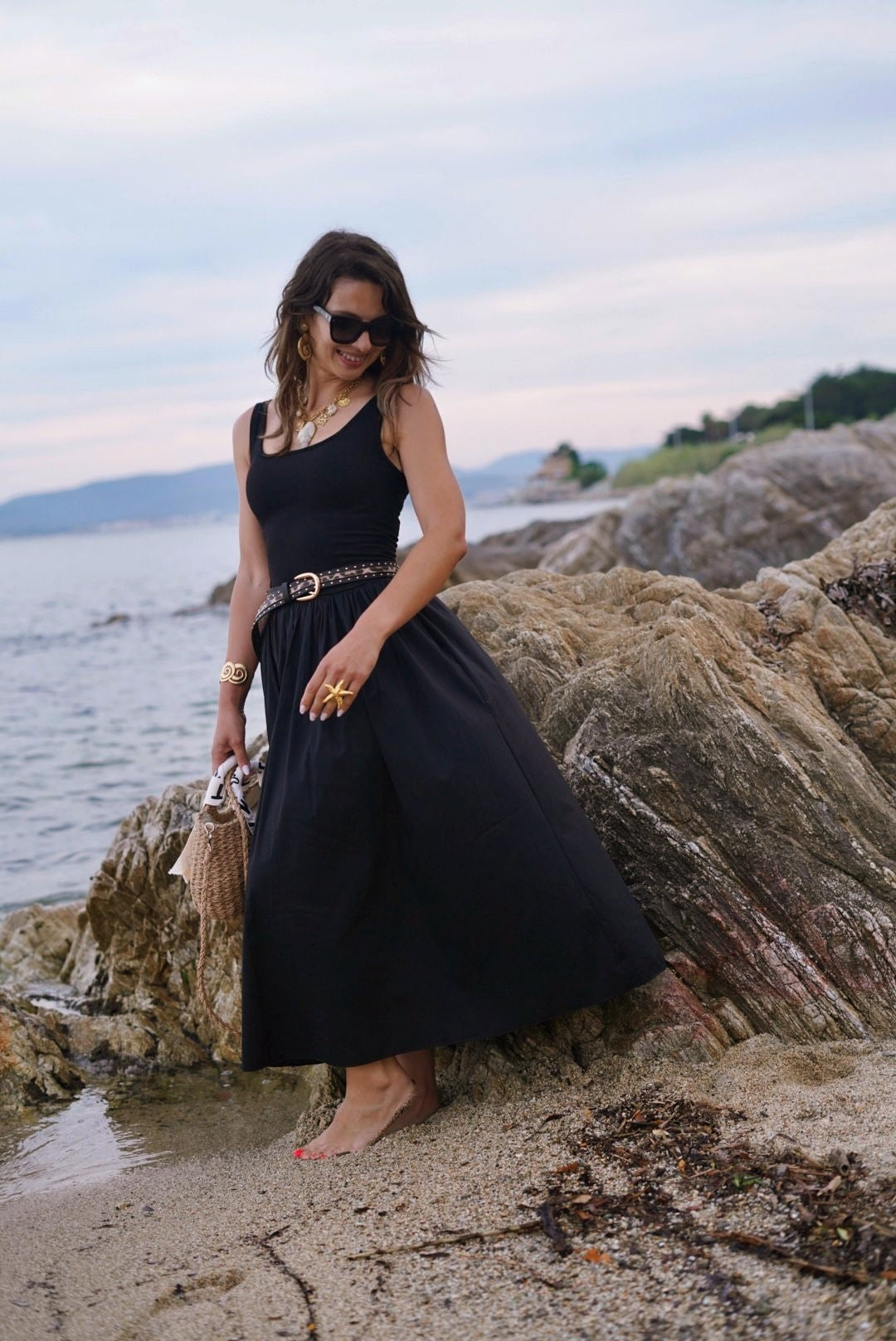 Robe noire longue – Élégante & intemporelle